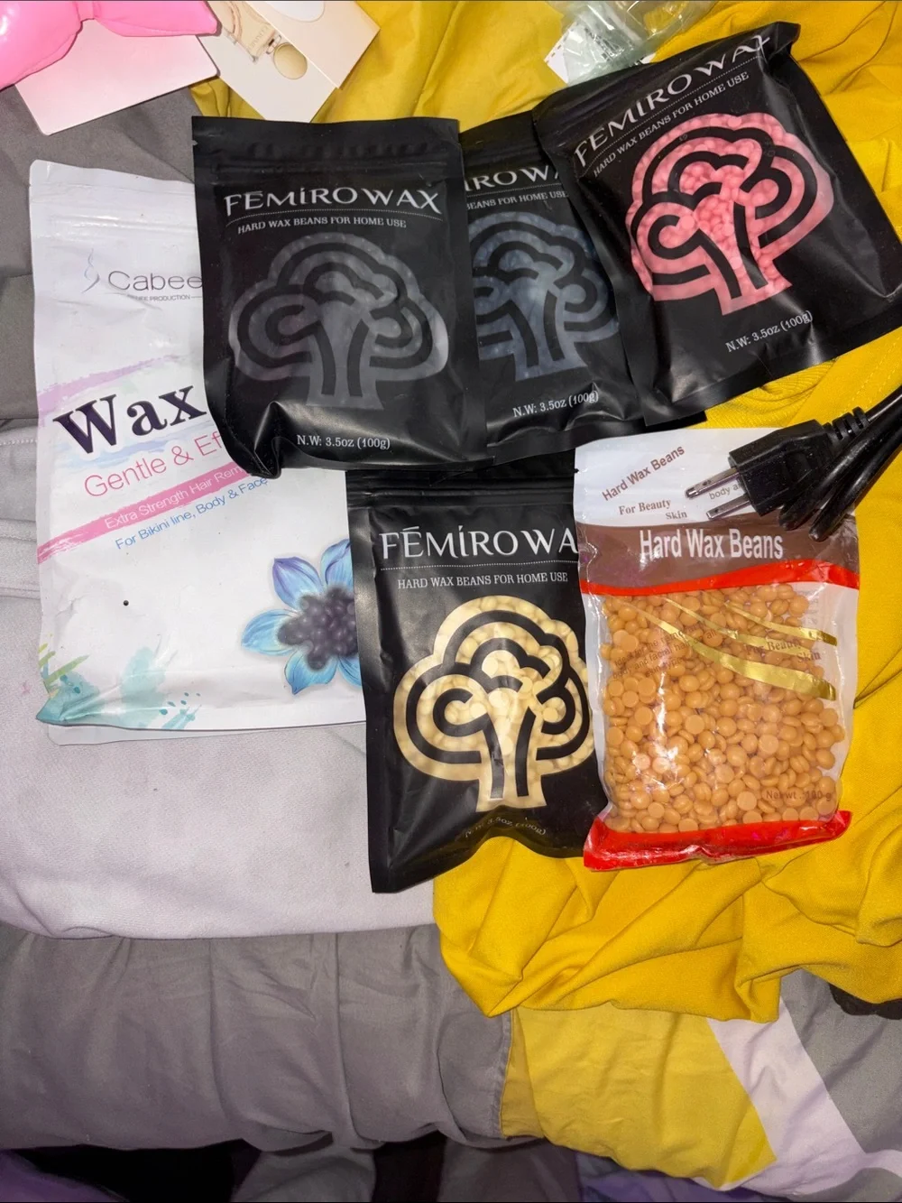 Femirowax Hard Wax kit - Assorted wax Colors (Black yellow blue & Pink)